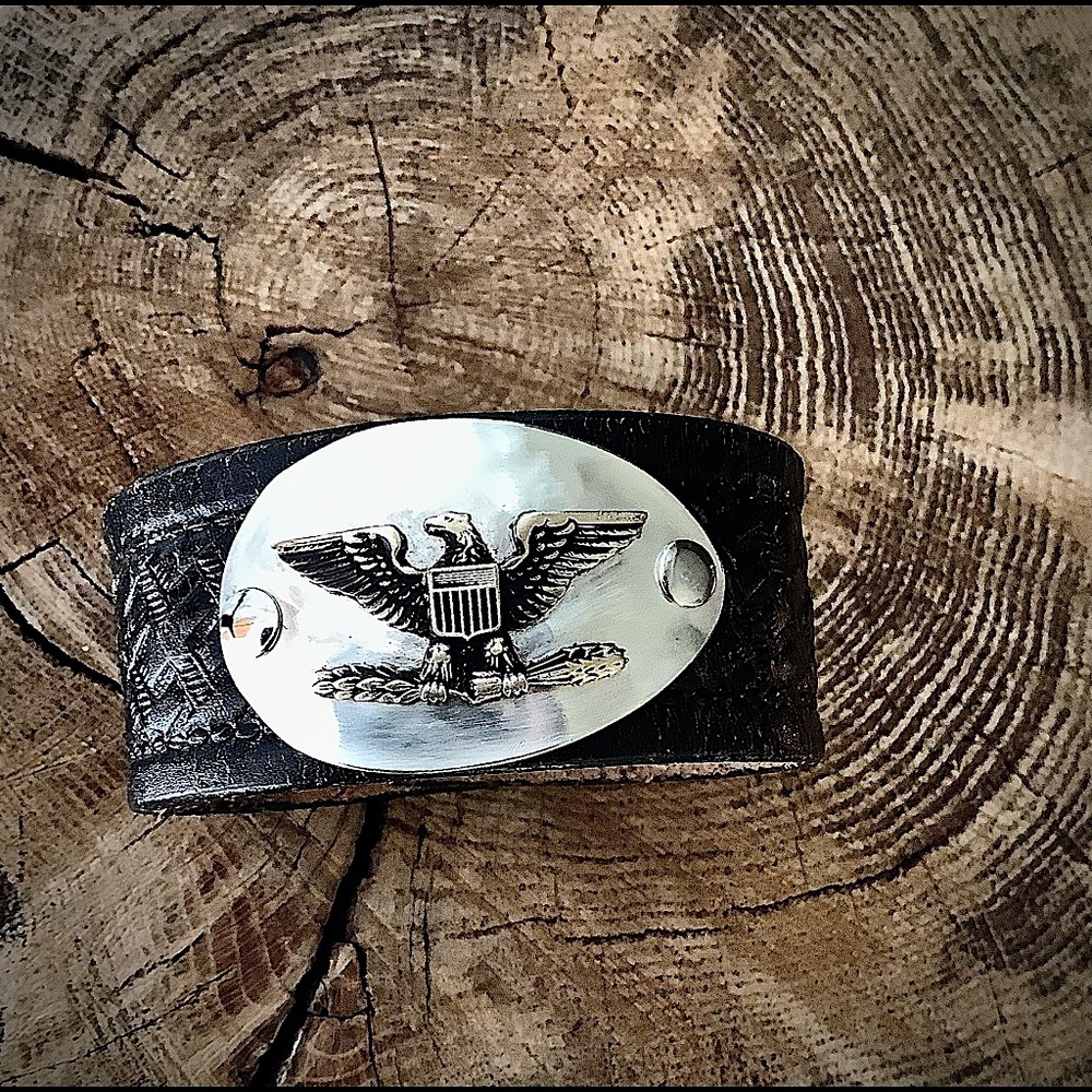 Leather cuff, up to 8’ wrist